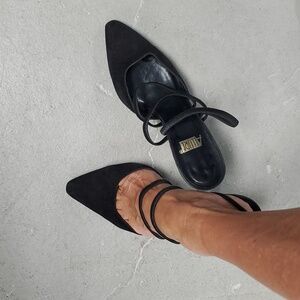 Allure velvet strappy closed toe heels, size 6.5, black